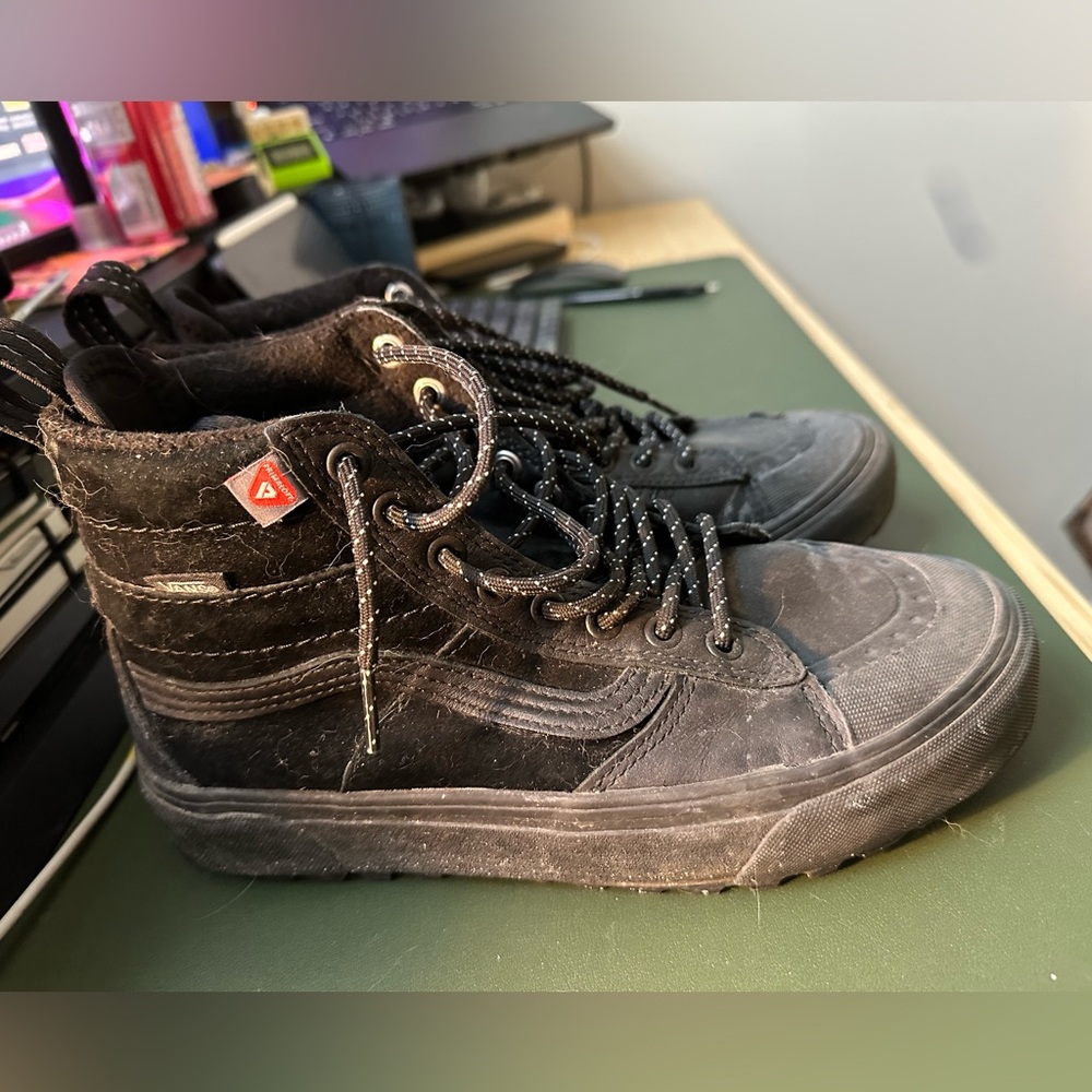 Vans Sk8-hi MTE shoes - women’s 8, men’s 6.5